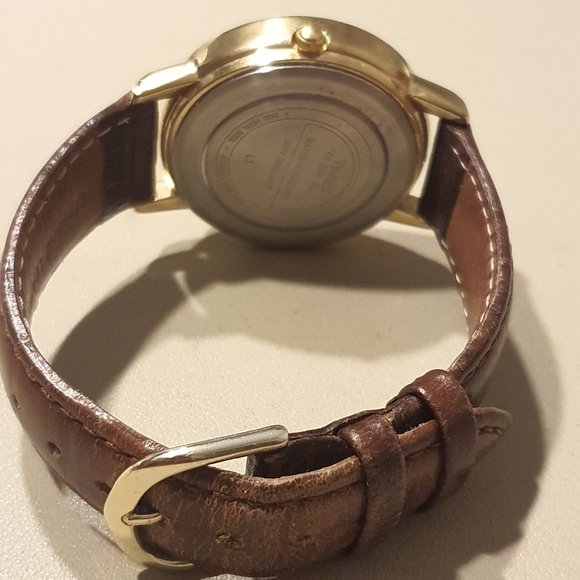 Vtg Timex Indiglo Goldtone/White Leather Men's Watch w/Day-Date - Picture 3 of 4